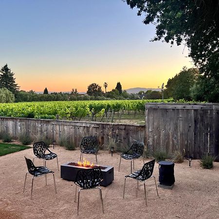 Villa Outdoor Fire-Pit, Jacuzzi & Bbq W/ Vineyard Views! Windsor Exterior foto